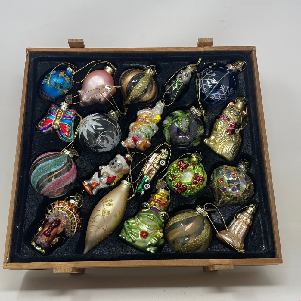 Thomas Pacconi Classics 2006 Glass Christmas Ornaments Set of 18 in Wood Crate